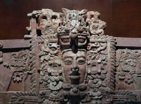 Maya. Particolare di motivi di stucco del dio solare Kinich Ahau posti su un muro di un edificio piramidale (CittÃ  del Messico, Museo Nazionale d'Antropologia).De Agostini Picture Library