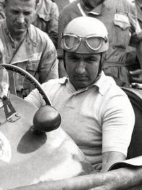 Alberto Ascari. Un'immagine del corridore automobilistico italiano, risalente al 1951.Farabolafoto