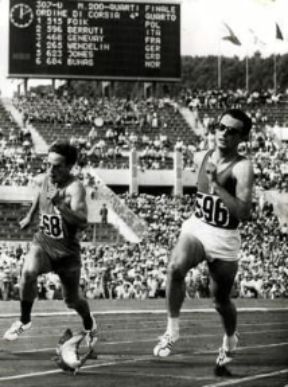Livio Berruti. L'atleta italiano in azione nella gara valevole per i 'Quarti di finale' nei 200 metri, durante le Olimpiadi romane del 1960.Farabolafoto