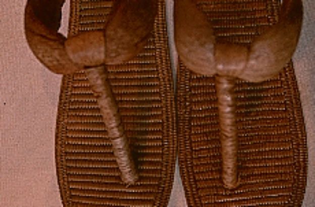 sandali-egizi-papiro