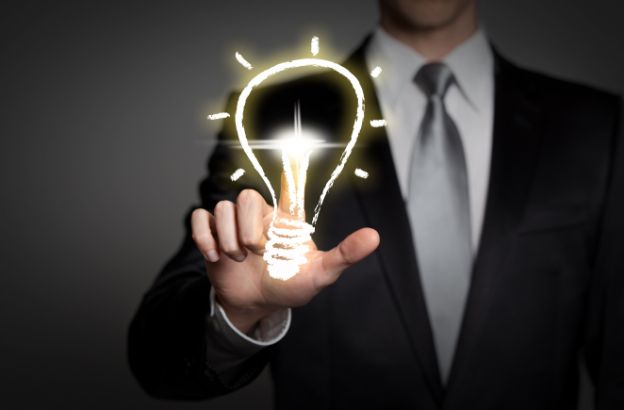 uomo-intelligente-america