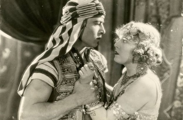 rodolfo-valentino.jpg