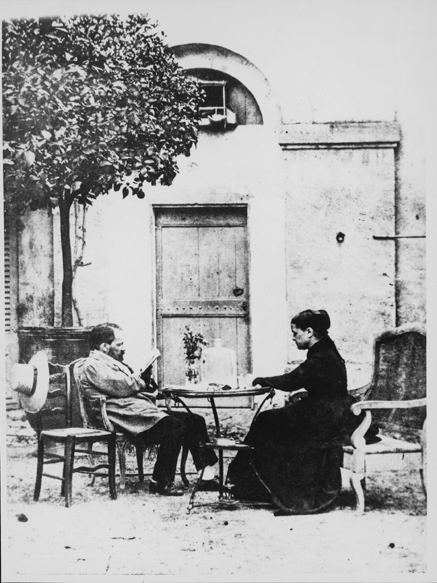 Il biologo Louis Pasteur (1822-1895) e la moglie Marie in una foto d'epoca Pasteur si dedicò allo studio della fermentazione, allora ritenuta un processo esclusivamente chimico senza intervento di fenomeni vitali. Egli dimostrò chiaramente il meccanismo della fermentazione come effetto dei fenomeni vitali di organismi ben definiti, per alcuni dei quali riconobbe la capacità di vivere sia a contatto diretto con l'aria (aerobiosi) sia in assenza di aria (anaerobiosi), procurandosi l'ossigeno da sostanze che lo contengono.
