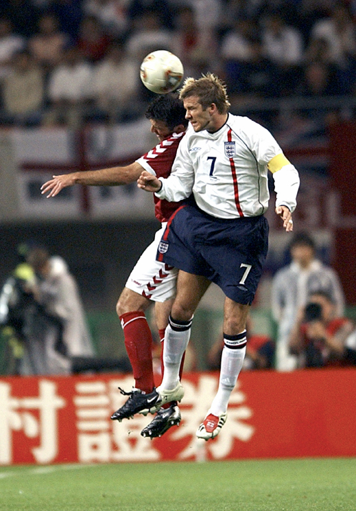 David Beckham con la maglia della nazionale inglese Campionato del mondo del 2002: Danimarca-Inghilterra. David Beckham (Inghilterra).
