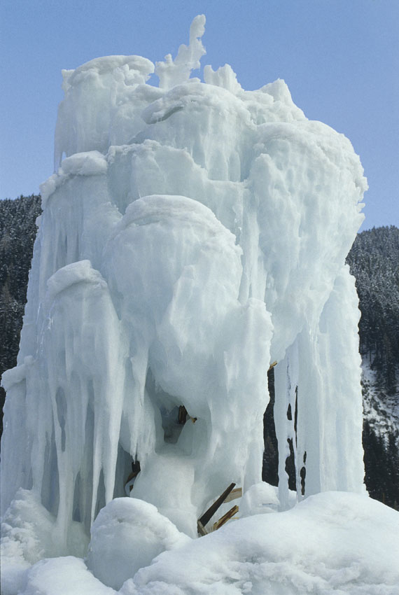 Fontana ghiacciata 