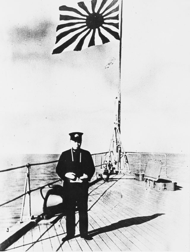Isoroku Yamamoto (Nagaoka, 1884 - Isole Salomone, 1943), ammiraglio giapponese, a bordo della corazzata 