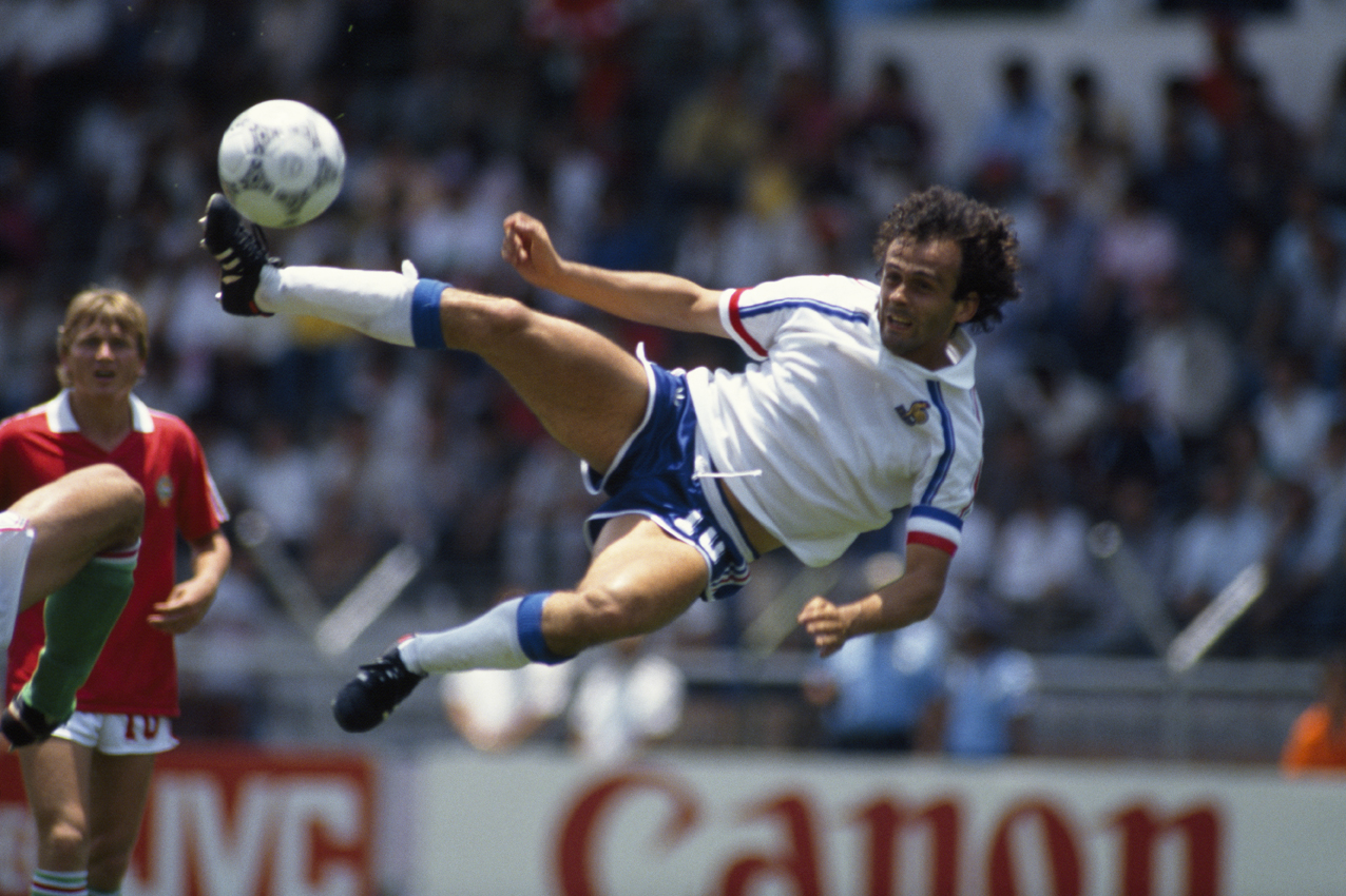 9 giugno 1986: Platini in Francia-Ungheria (Gruppo C) Michel Platini (Francia) durante il campionato mondiale del 1986 nella partita contro l'Ungheria. 