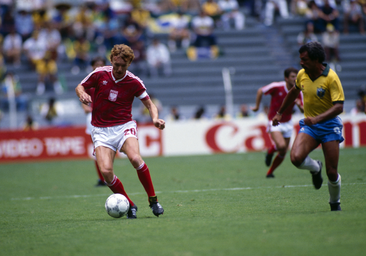 Il giocatore polacco Boniek nel Mondiale di calcio del 1986 Zbigniew Boniek (Polonia) in azione durante la partita Brasile-Polonia (4-0) nel campionato mondiale del 1986.
