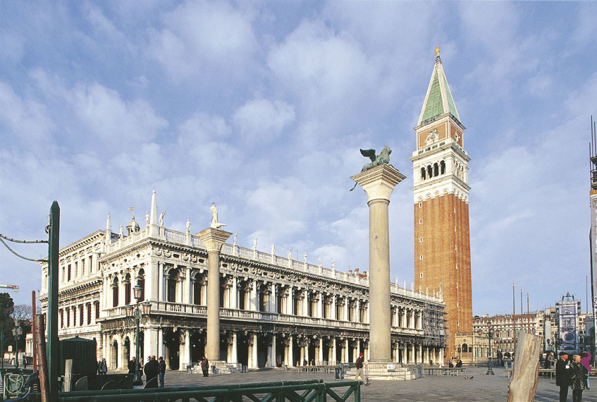 Italia, Venezia, Biblioteca Marciana (1468) Il nucleo originario della Biblioteca Marciana è costituito dalla biblioteca del cardinale Bessarione, da questi lasciata nel 1468 alla Repubblica Veneta, che la aprì al pubblico nella sede appositamente costruita dal Sansovino. La Marciana possiede ca. 1 milione di volumi tra cui una tra le maggiori raccolte italiane di manoscritti (ca. 13.000, di cui 1200 greci), incunaboli, cinquecentine, oltre a importantissimi fondi di edizioni antiche e rare e di testi orientali.