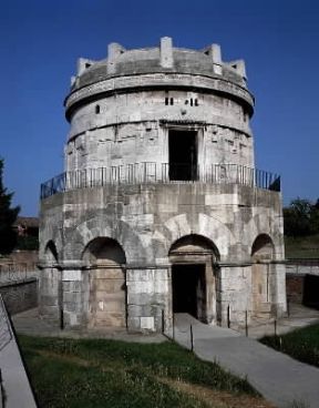 Emilia-Romagna. Il mausoleo di Teodorico (sec. VI) a Ravenna.De Agostini Picture Library/G. Barone Emilia-Romagna. Il mausoleo di Teodorico (sec. VI) a Ravenna.De Agostini Picture Library/G. Barone